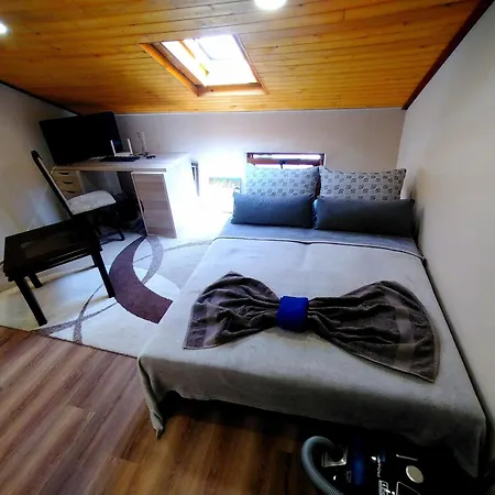 Apartment Budget With Breakfast #4 *